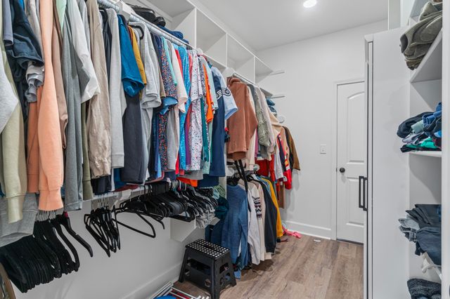 9138 Cliffside Dr, Sherwood, AR 72120