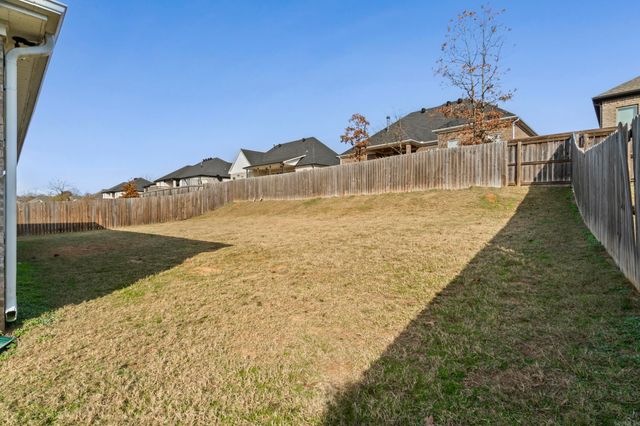 9138 Cliffside Dr, Sherwood, AR 72120