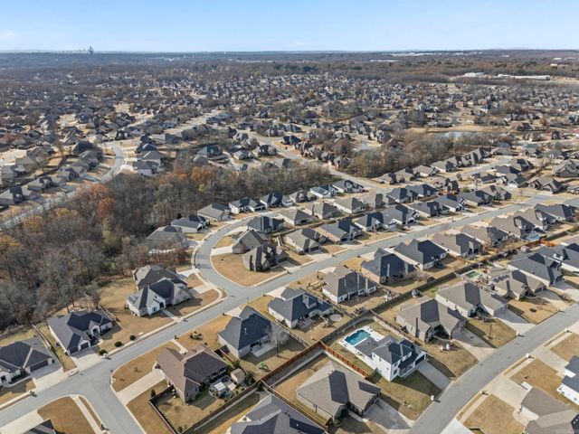 9138 Cliffside Dr, Sherwood, AR 72120