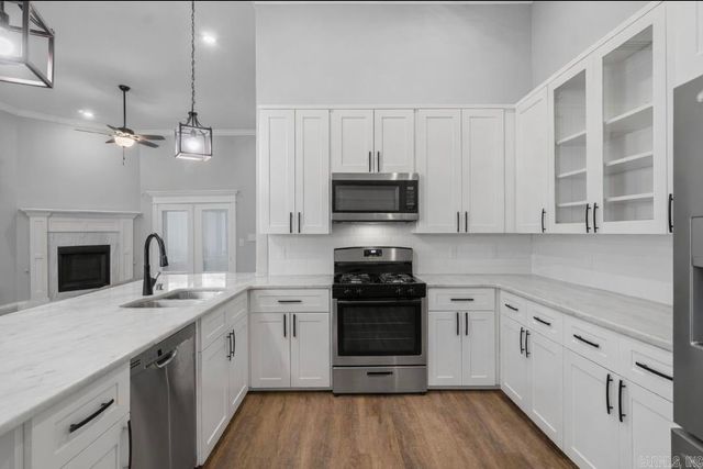 9138 Cliffside Dr, Sherwood, AR 72120