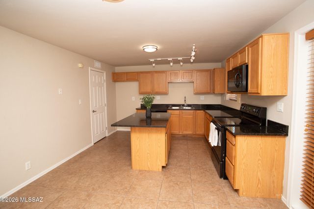 933 N Desert Ave Unit C, Tucson, AZ 85711
