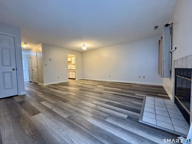 408 Watercourse Row 408, Rocky Hill, CT 06067