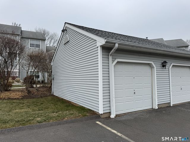 408 Watercourse Row 408, Rocky Hill, CT 06067