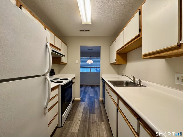 408 Watercourse Row 408, Rocky Hill, CT 06067