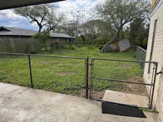 311 Elm St, Portland, TX 78374
