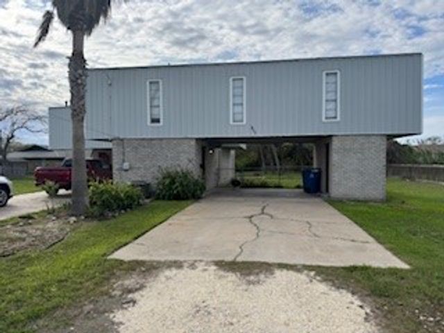 311 Elm St, Portland, TX 78374