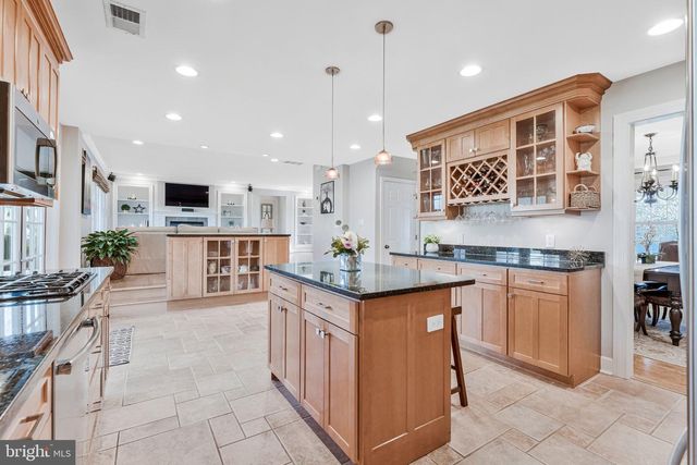 1714 SADDLE RIDGE CT, Vienna, VA 22182