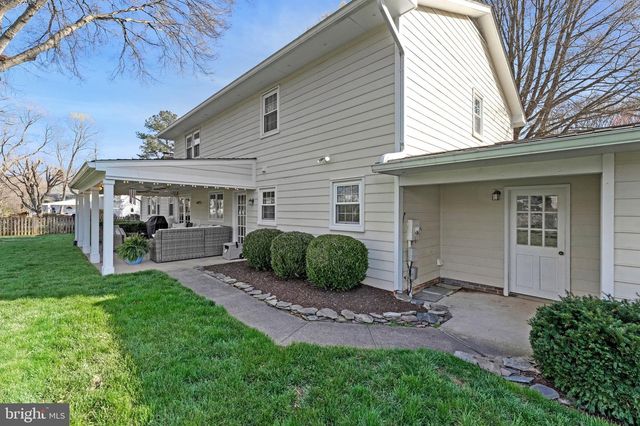 1714 SADDLE RIDGE CT, Vienna, VA 22182