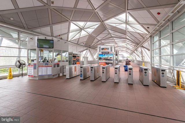 1714 SADDLE RIDGE CT, Vienna, VA 22182