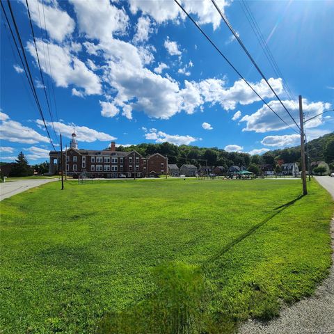 16 Circle Drive, Tuxedo Park, NY 10987