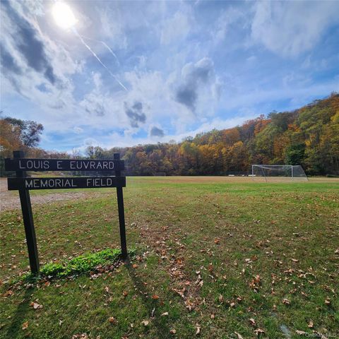 16 Circle Drive, Tuxedo Park, NY 10987