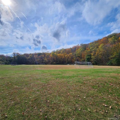 16 Circle Drive, Tuxedo Park, NY 10987