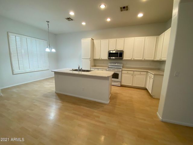 5442 W FAIRVIEW Street, Chandler, AZ 85226