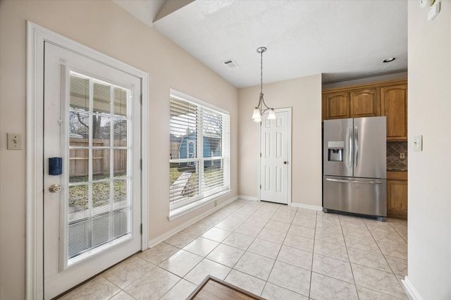 806 Charles Place, Baytown, TX 77521