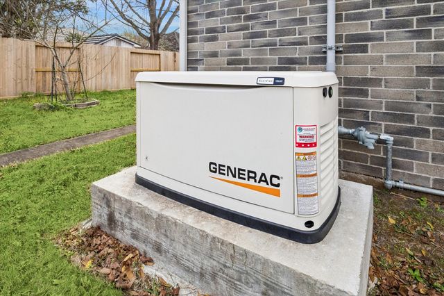 806 Charles Place, Baytown, TX 77521