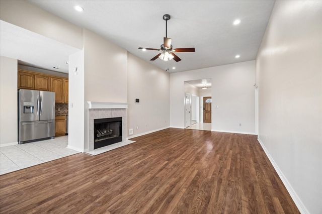 806 Charles Place, Baytown, TX 77521