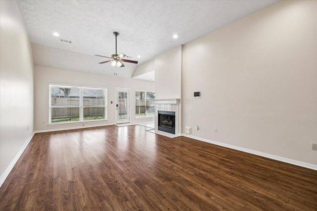 806 Charles Place, Baytown, TX 77521