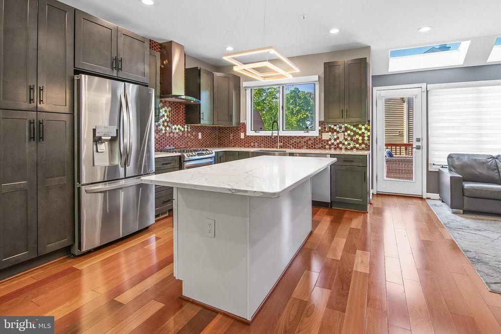 Image 17 of property listing at 108 LANCEFIELD RD, Baltimore, MD 21209