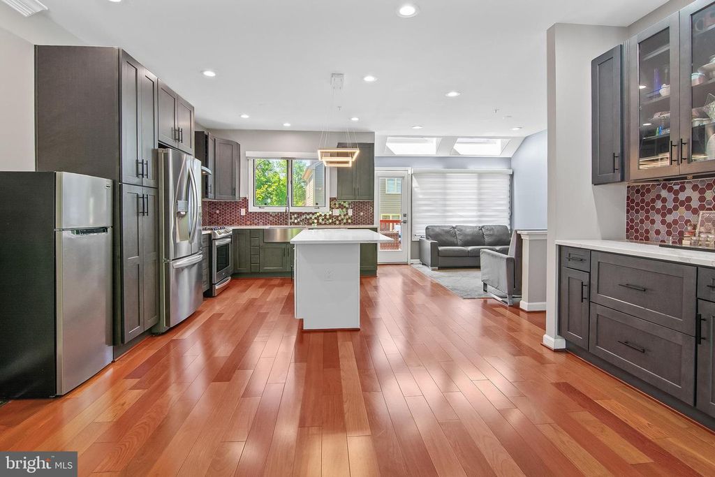 Image 19 of property listing at 108 LANCEFIELD RD, Baltimore, MD 21209