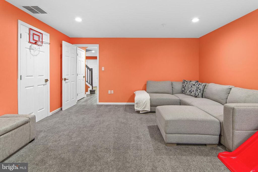 Image 5 of property listing at 108 LANCEFIELD RD, Baltimore, MD 21209