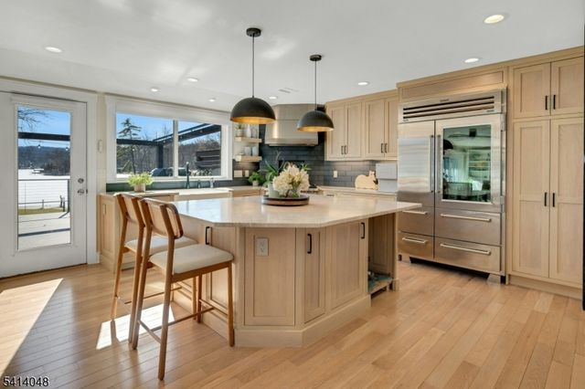 586 W Shore Trl, Sparta Twp., NJ 07871