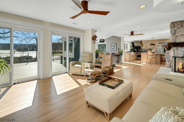 586 W Shore Trl, Sparta Twp., NJ 07871