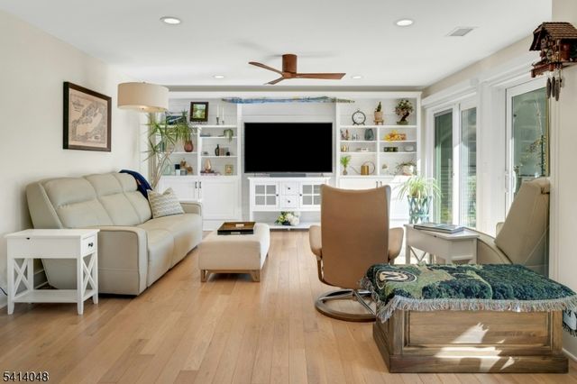 586 W Shore Trl, Sparta Twp., NJ 07871