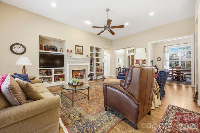 183 Williams Meadow Loop, Hendersonville, NC 28739