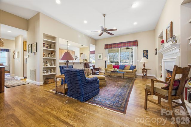 183 Williams Meadow Loop, Hendersonville, NC 28739