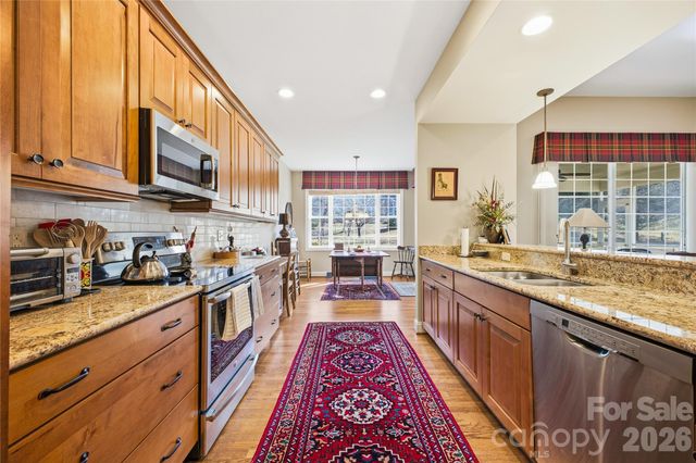 183 Williams Meadow Loop, Hendersonville, NC 28739