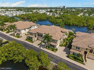 2439 Breakwater WAY 9102, Naples, FL 34112