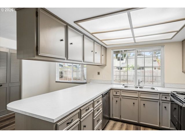 536 66TH St, Springfield, OR 97478