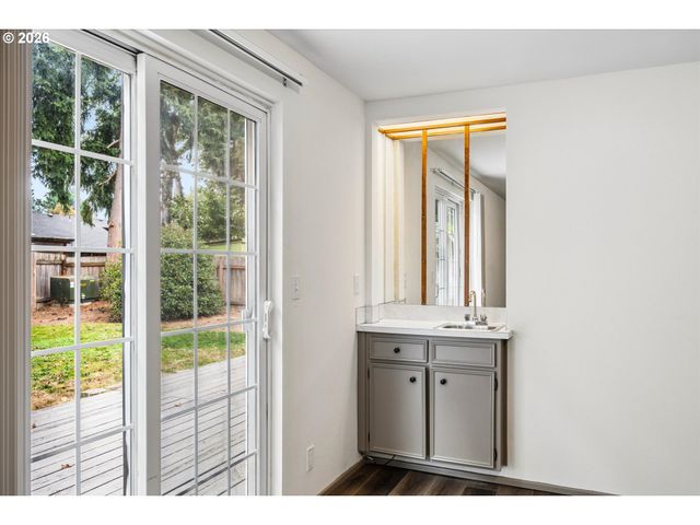 536 66TH St, Springfield, OR 97478
