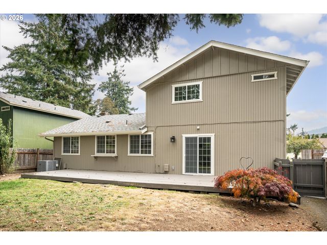 536 66TH St, Springfield, OR 97478