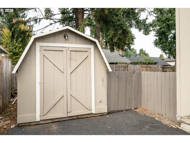 536 66TH St, Springfield, OR 97478