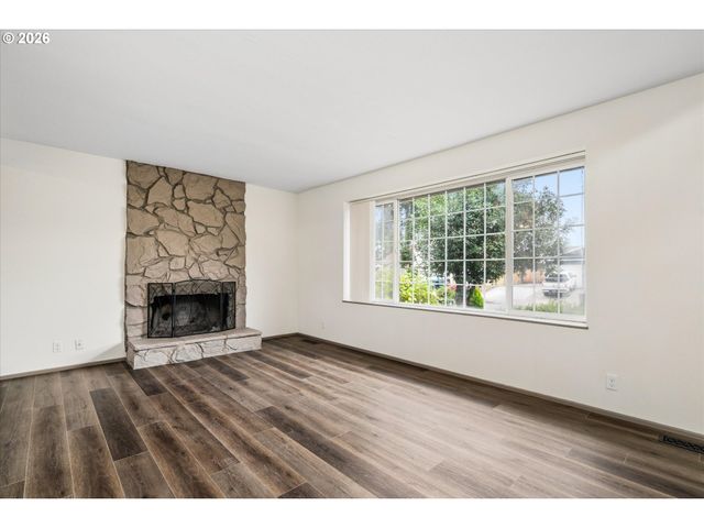 536 66TH St, Springfield, OR 97478