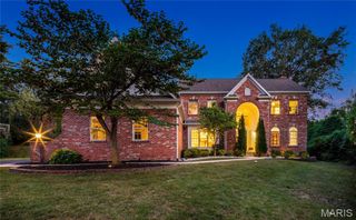 18 Larkdale Drive, Ladue, MO 63124