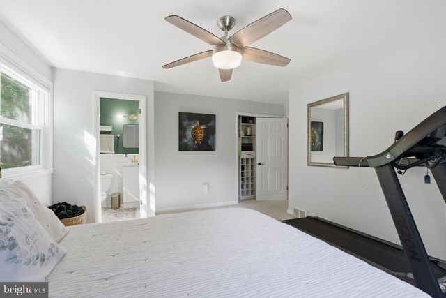 582 FOREST RD, Wayne, PA 19087