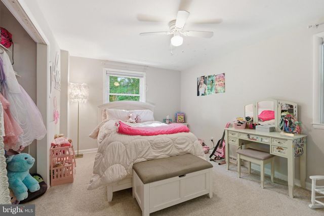 582 FOREST RD, Wayne, PA 19087
