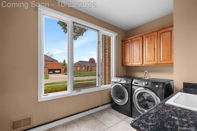 56328 Tournament Lane, Macomb Township, MI 48042