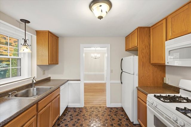 77 Payson Rd, Brookline, MA 02467