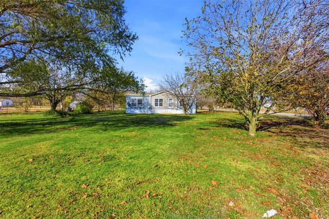 1409 South Drive, Venus, TX 76084