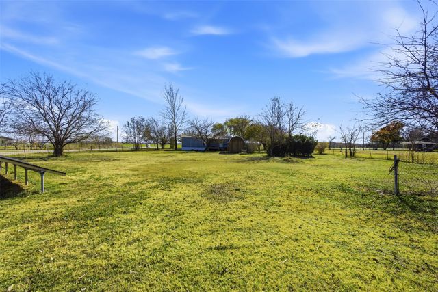 1409 South Drive, Venus, TX 76084