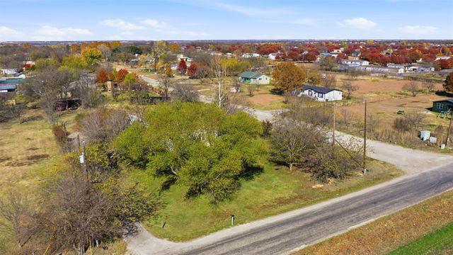 1409 South Drive, Venus, TX 76084