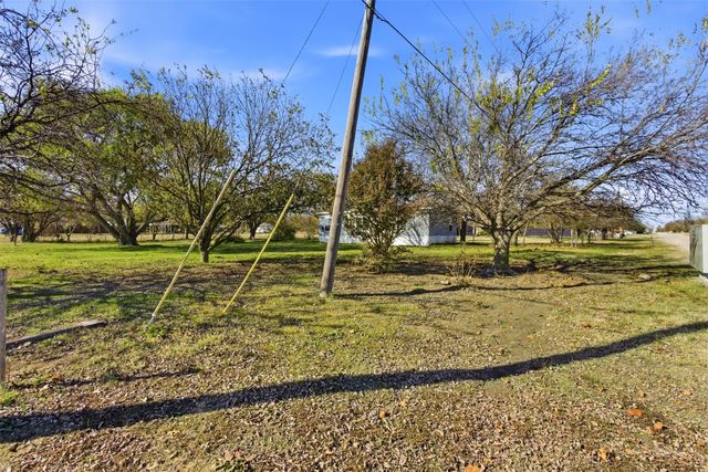 1409 South Drive, Venus, TX 76084