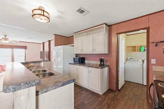 1409 South Drive, Venus, TX 76084