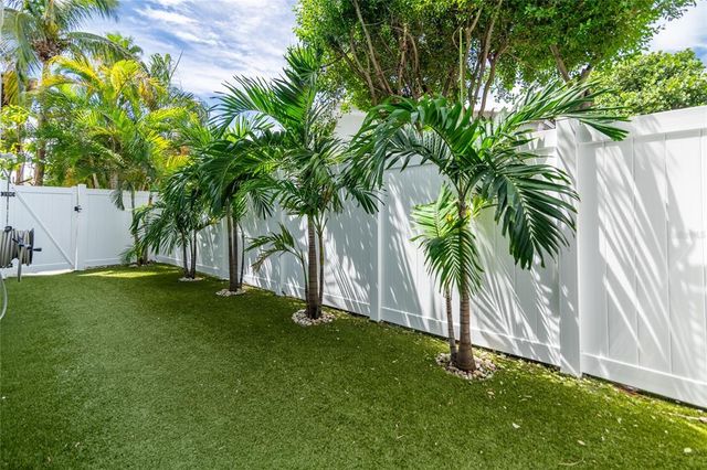 114 88TH AVENUE, Treasure Island, FL 33706