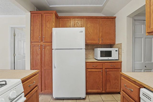 730 S Elizabeth St, Wichita, KS 67213