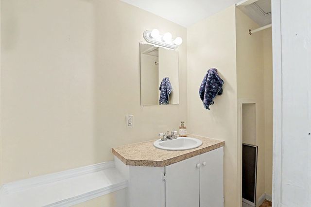 730 S Elizabeth St, Wichita, KS 67213