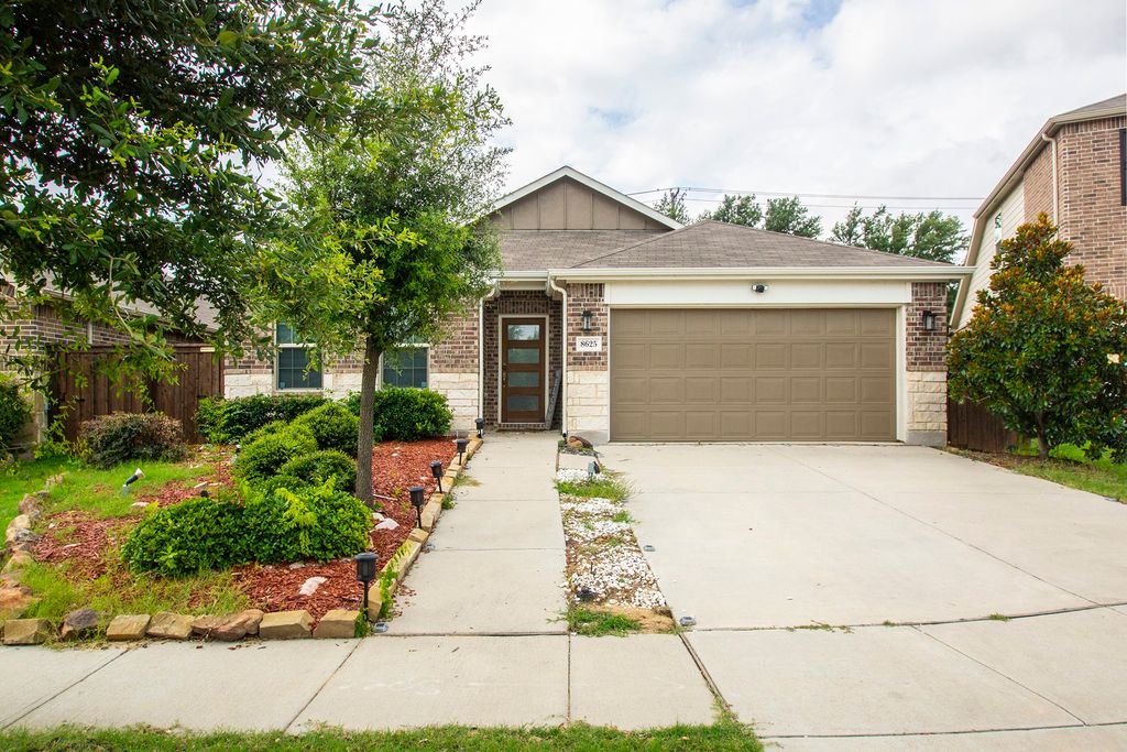 8625 Glenburne Drive, Fort Worth, TX 76131